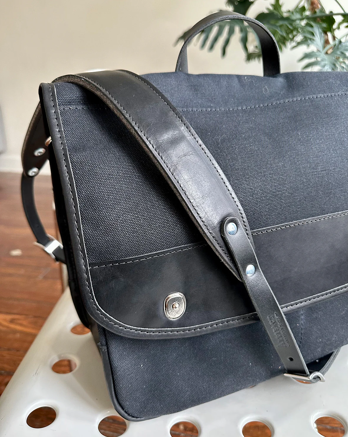 Field Bag - Image 10