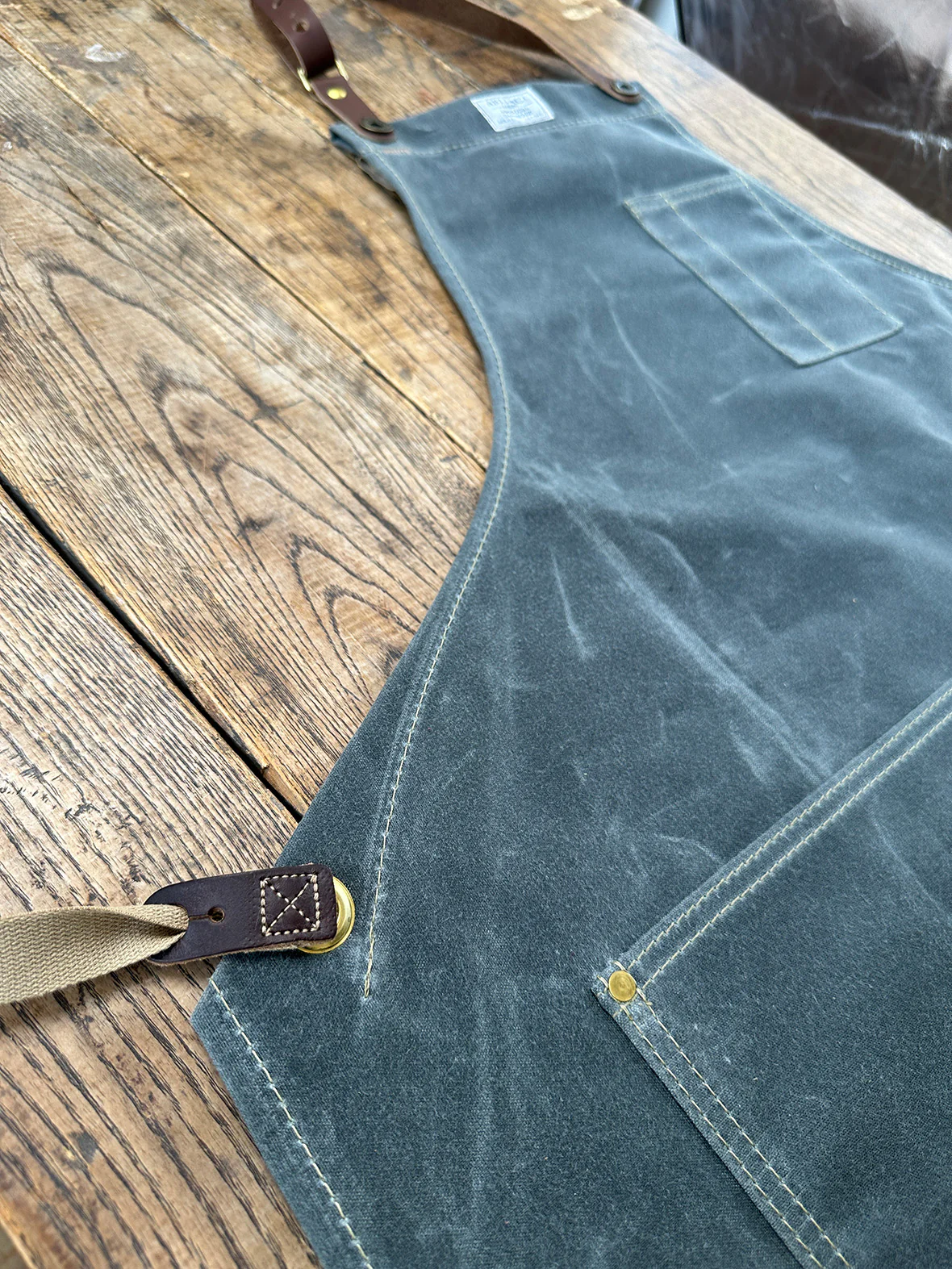 Studio Apron in Waxed Canvas - Volume - Image 14