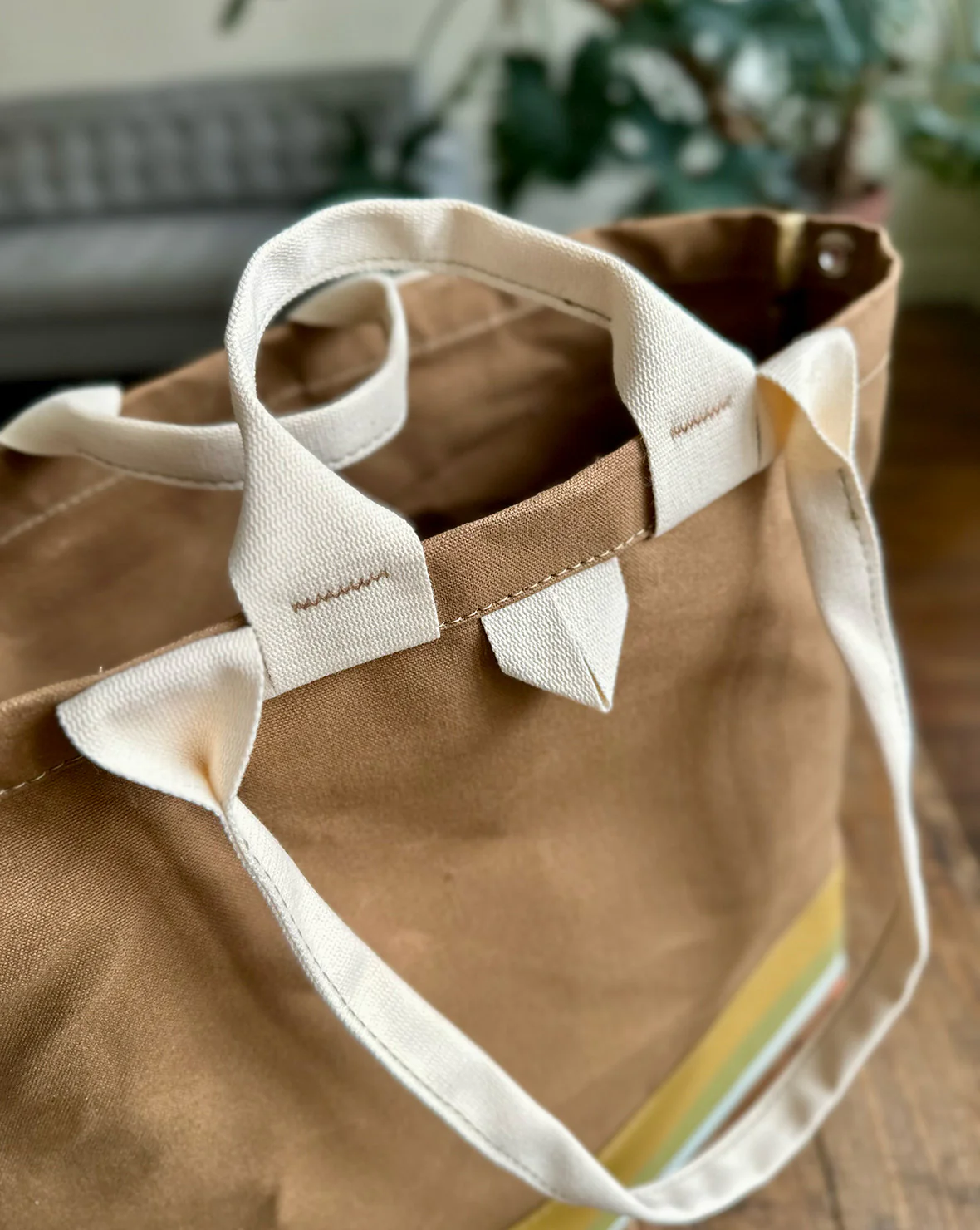 Market Tote in Waxed Canvas & Upcycled Awning - Image 7