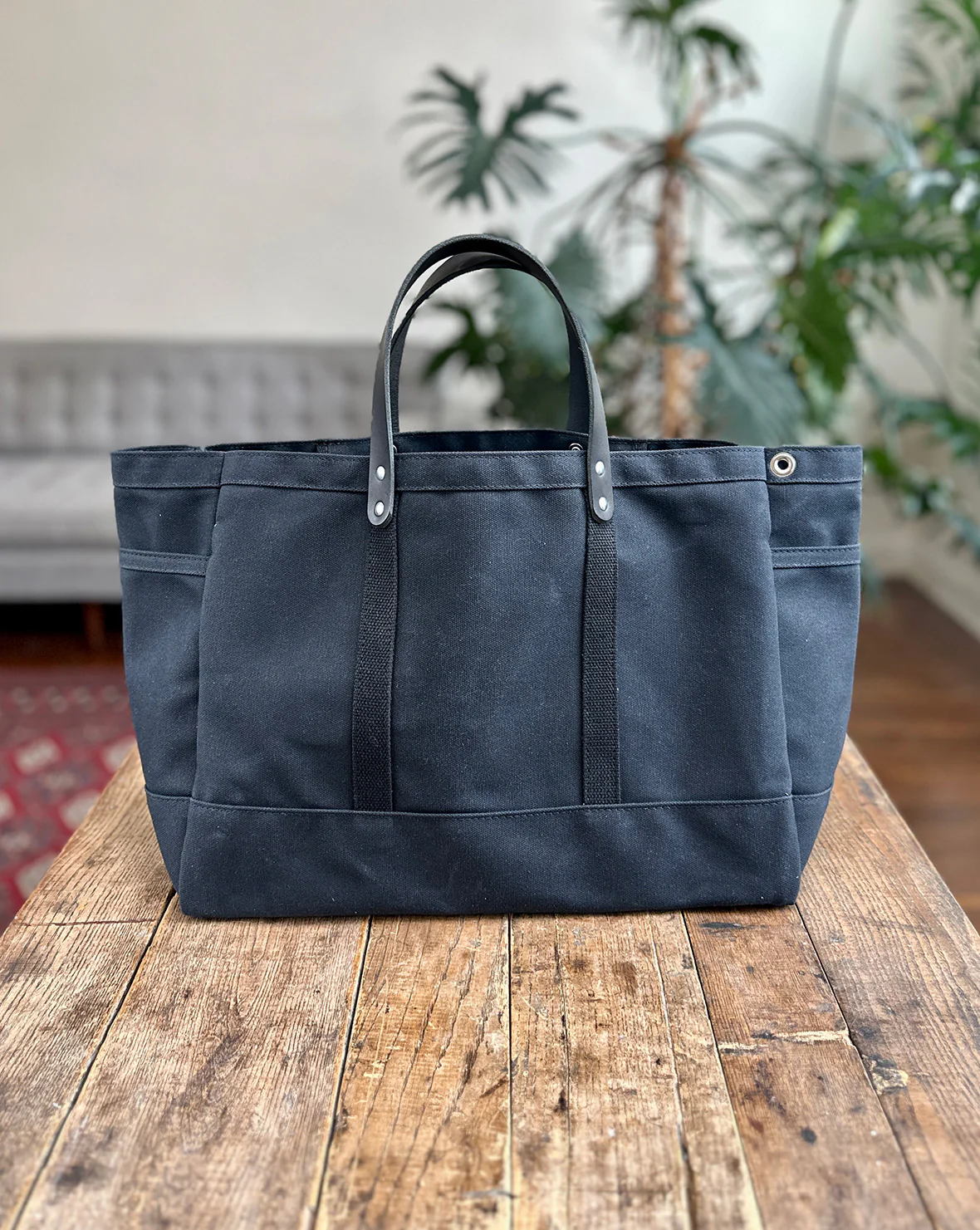 Garden & Tool Tote in Wax Canvas - Image 17