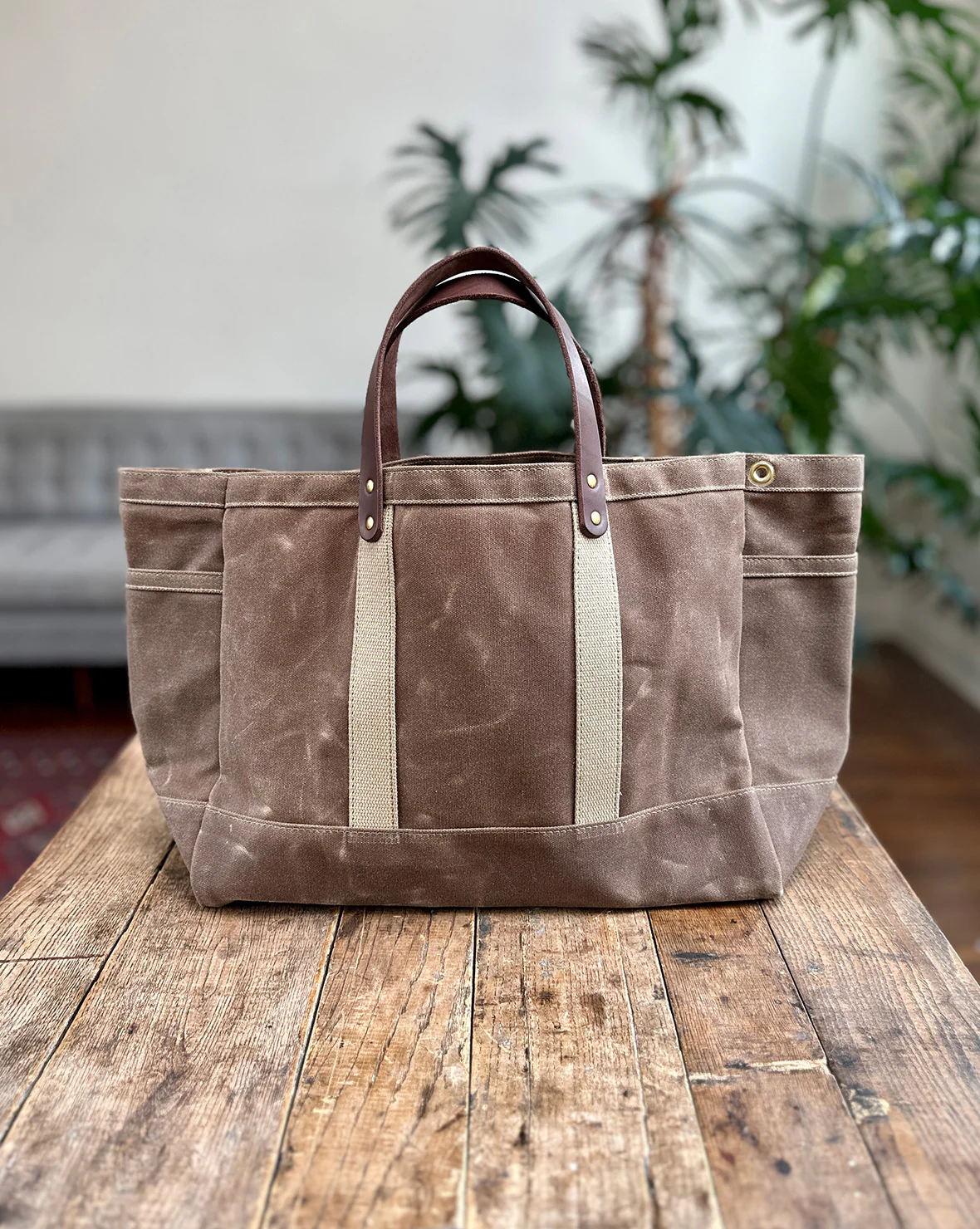 Utility Tote in Wax Canvas - Image 11