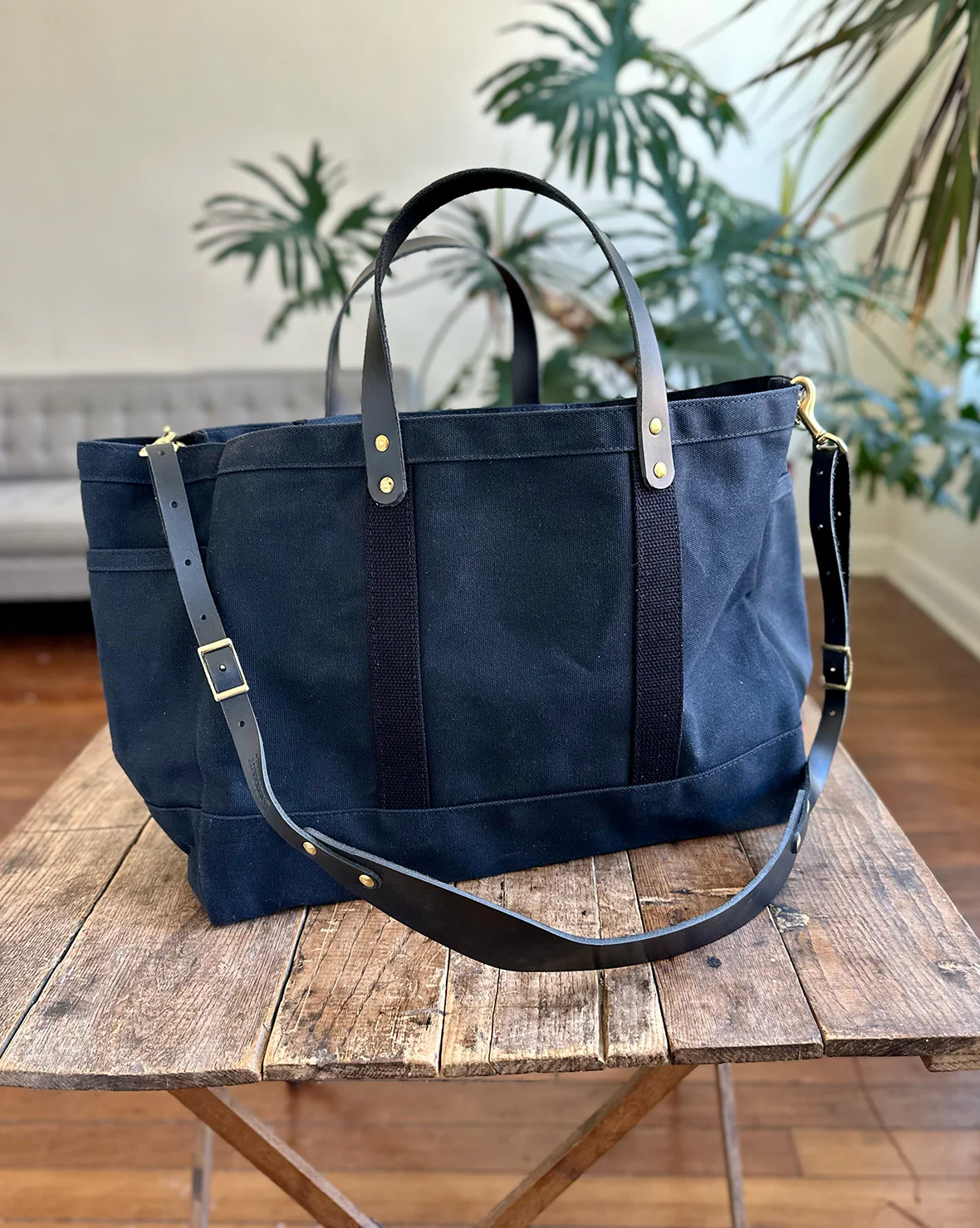 Utility Tote in Wax Canvas - Image 9